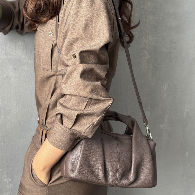 Custom Initials Leather Pillow - Luxury Bags In Japan 评论和价格