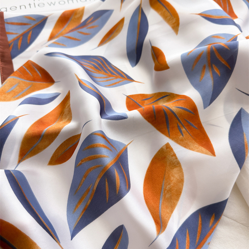 Luxury Brand Print 70cm Square - Luxury Bags Brands 评论和价格