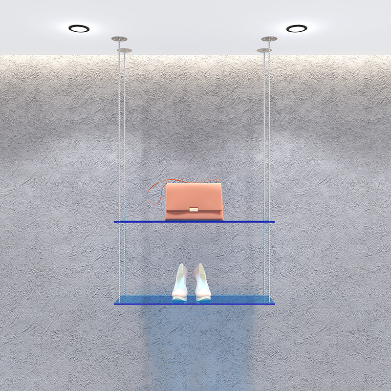 Clothing store window display  - Luxury Bags In Store 评论和价格